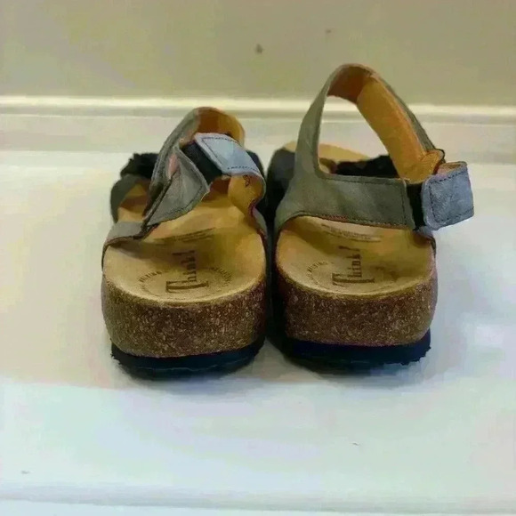 Think! Floral Navy & Grey Footbed Sandals Size 10 - Picture 2 of 8